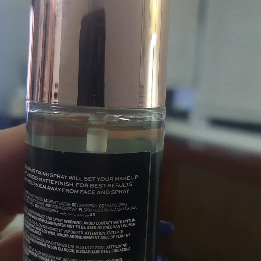 Makeup‎ Revolution infinite setting spray